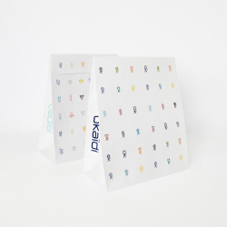 صندوق هدايا أبيض كلاسيكي صغير