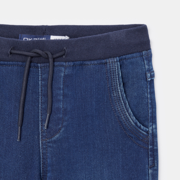 بنطال جينز للأولاد باللون الأزرق بنطال جينز للأولاد باللون الأزرق