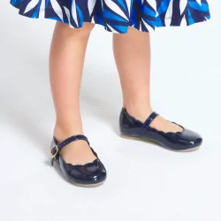 حذاء باليرينا زرقاء لامعة مع حزام للفتيات