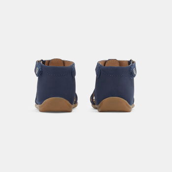 صندل جلد بالكامل للخطوات الأولى