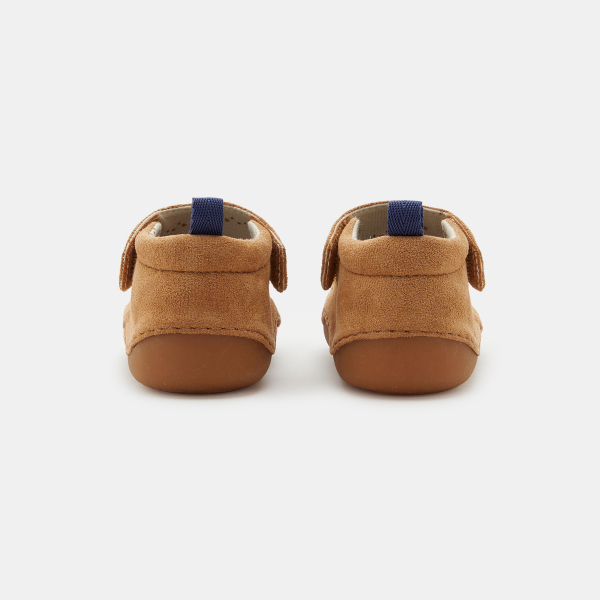 شبشب بارك باللون البيج للأطفال الصغار شبشب بارك باللون البيج للأطفال الصغار