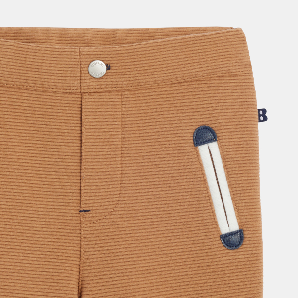 بنطال منسوج فاخر مضلع باللون البني للأولاد الصغار