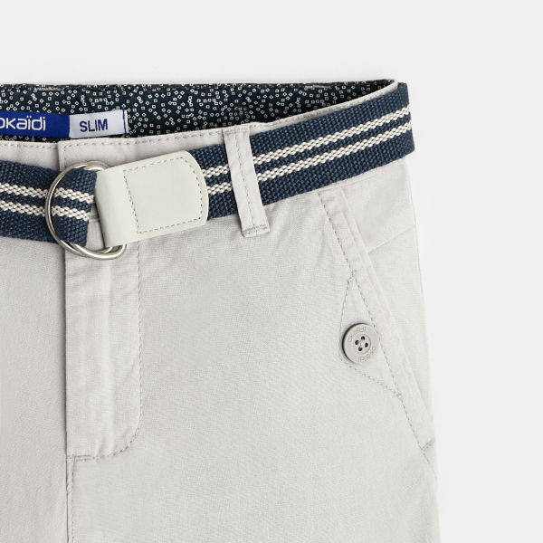 بنطلون )سروال( من القماش، بقصة ضيقة، مع حزام، باللون الرمادي، للفتيان بنطلون )سروال( من القماش، بقصة ضيقة، مع حزام، باللون الرمادي، للفتيان