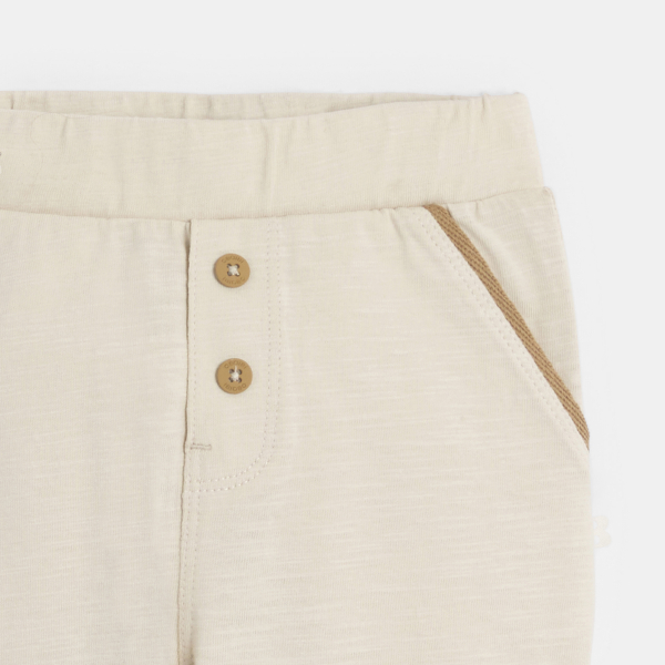 بنطال جيرسي خفيف باللون البيج للأولاد الصغار بنطال جيرسي خفيف باللون البيج للأولاد الصغار