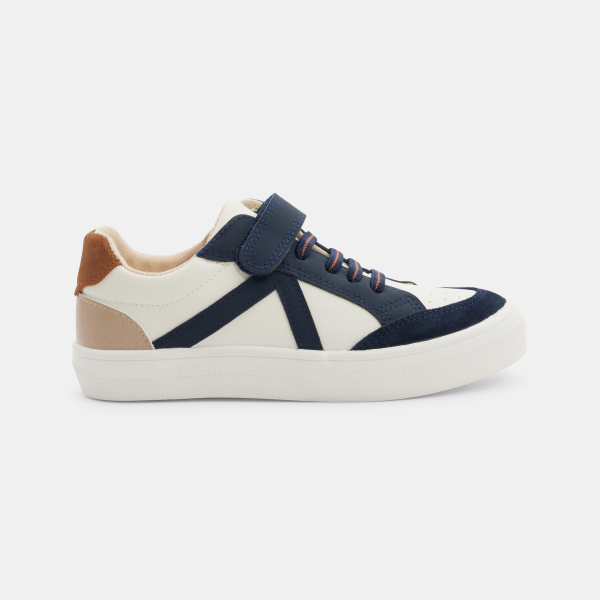 حذاء رياضي منخفض الرقبة بنمط «ستريت ستايل» باللون البيج للأولاد حذاء رياضي منخفض الرقبة بنمط «ستريت ستايل» باللون البيج للأولاد