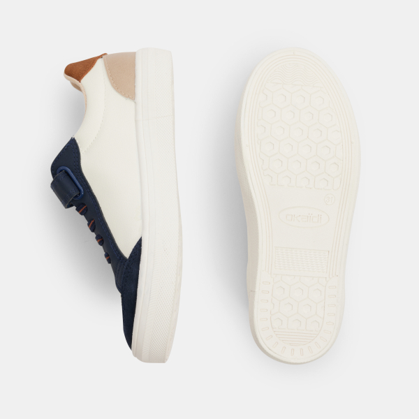 حذاء رياضي منخفض الرقبة بنمط «ستريت ستايل» باللون البيج للأولاد حذاء رياضي منخفض الرقبة بنمط «ستريت ستايل» باللون البيج للأولاد