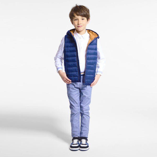 سترة بغطاء رأس بدون أكمام للأولاد باللون الأزرق سترة بغطاء رأس بدون أكمام للأولاد باللون الأزرق