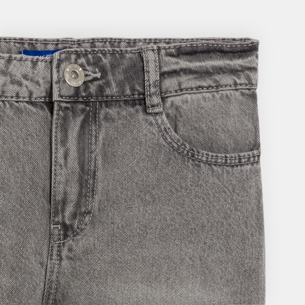 جينز رمادي باهت بأرجل واسعة للفتيات