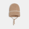 قبعة مُضلعة منسوجة بالتريكو، بلون البيج للفتيان الرُضع قبعة مُضلعة منسوجة بالتريكو، بلون البيج للفتيان الرُضع