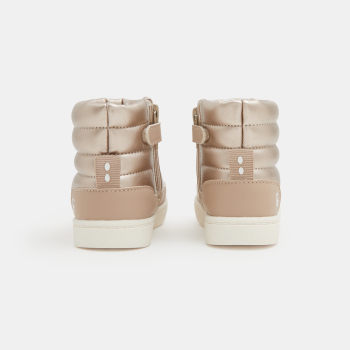 حذاء طويل مبطن ومحشو باللون الذهبي للفتيات الرضع