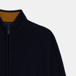 Gilet col montant zippé...