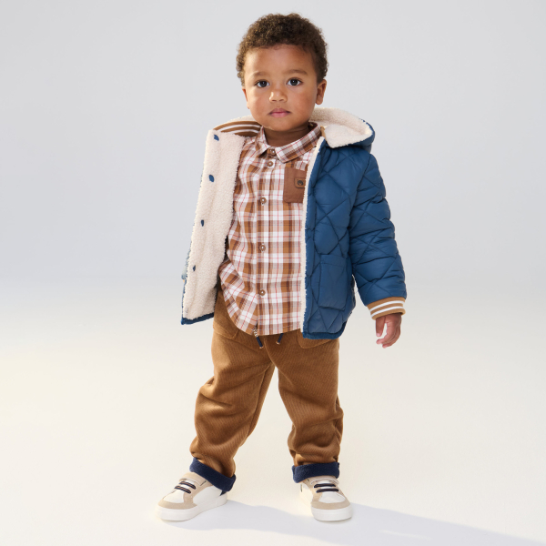 معطف باللون الأزرق للفتيان الرُضع، مُبطن بصوف الشيربا وذو وجهين معطف باللون الأزرق للفتيان الرُضع، مُبطن بصوف الشيربا وذو وجهين