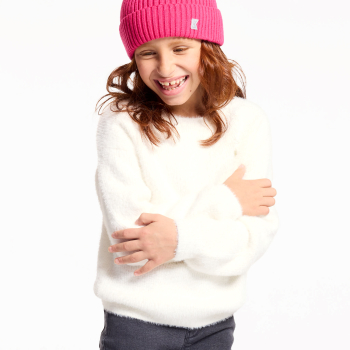 كنزة مضلّعة ناعمة باللون البيج الفاتح للفتيات