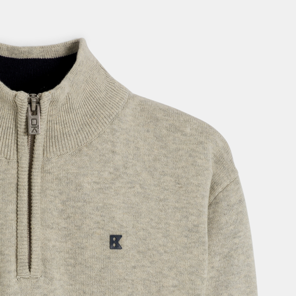 بلوفر بياقة عالية باللون البيج للأولاد بلوفر بياقة عالية باللون البيج للأولاد