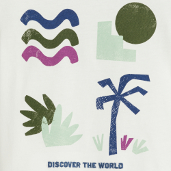 تي شيرت أبيض مطبوع عليه...