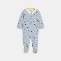 بذلة نوم زرقاء مصنوعة من قماش الإنترلوك المخطط برسوم الحيوانات للأولاد الصغار.