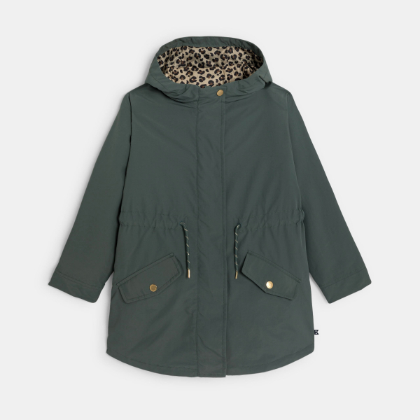 سترة باركا 3 في 1 بقلنسوة ومقاومة للماء، باللون الكاكي للفتيات. سترة باركا 3 في 1 بقلنسوة ومقاومة للماء، باللون الكاكي للفتيات.