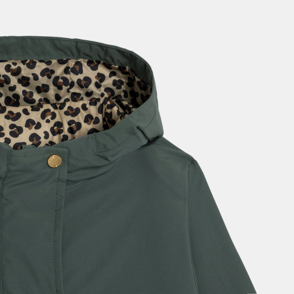 سترة باركا 3 في 1 بقلنسوة ومقاومة للماء، باللون الكاكي للفتيات. سترة باركا 3 في 1 بقلنسوة ومقاومة للماء، باللون الكاكي للفتيات.