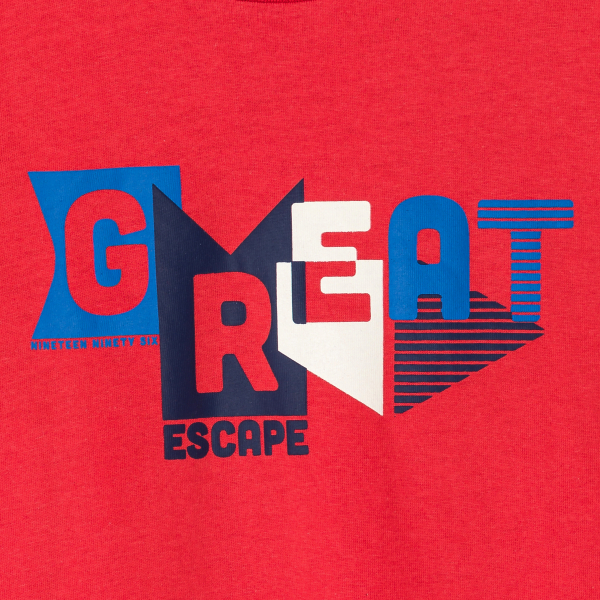 تيشيرت مزين برسالة بأكمام قصيرة، باللون الأحمر للأولاد