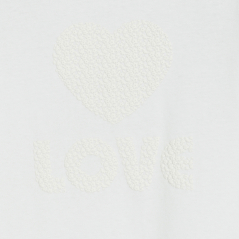 تيشيرت مزين بعبارة LOVE، باللون الأبيض للفتيات.