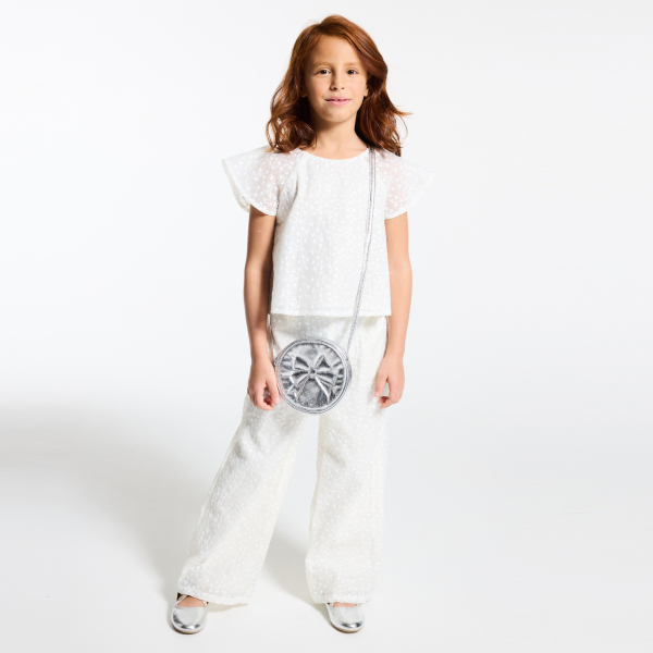 بلوزة بيضاء مطرزة للبنات بلوزة بيضاء مطرزة للبنات