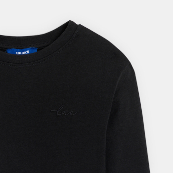 تيشيرت موحد مع تطريز لكلمة LOVE باللون الأسود للفتيات