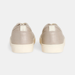 حذاء رياضي من القماش باللون...