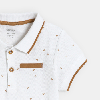 تيشيرت بولو من القطن، باللون الأبيض ومُزخرف، للفتيان الصغار