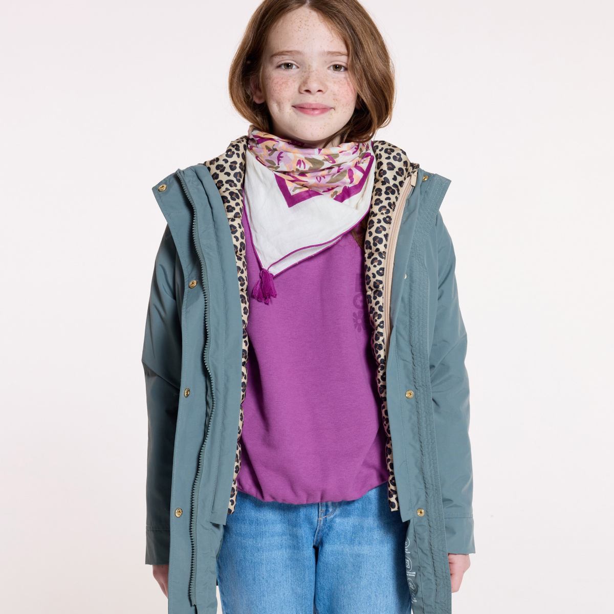 سترة باركا 3 في 1 بقلنسوة ومقاومة للماء، باللون الكاكي للفتيات. سترة باركا 3 في 1 بقلنسوة ومقاومة للماء، باللون الكاكي للفتيات.