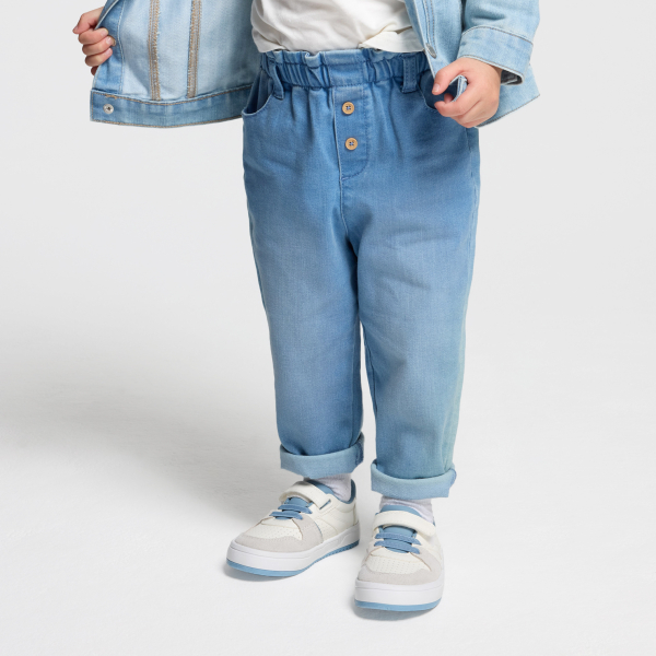 بنطال بخصر عالٍ، باللون الأزرق للفتيات الصغيرات بنطال بخصر عالٍ، باللون الأزرق للفتيات الصغيرات