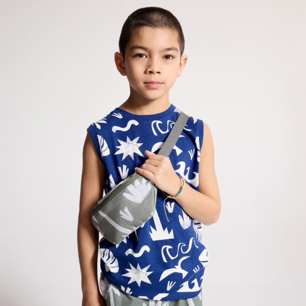 حقيبة الخصر عليها نقش باللون الكاكي للأولاد حقيبة الخصر عليها نقش باللون الكاكي للأولاد