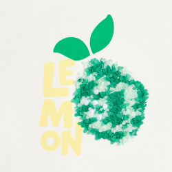 تيشيرت أبيض اللون بأكمام...