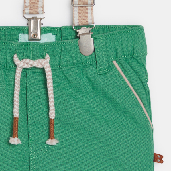 شورت برمودا قطني بحمالات من القطن الفاخر أخضر اللون للصبي الصغير 