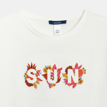 تيشيرت أبيض بأكمام قصيرة مطرزة، للفتيات