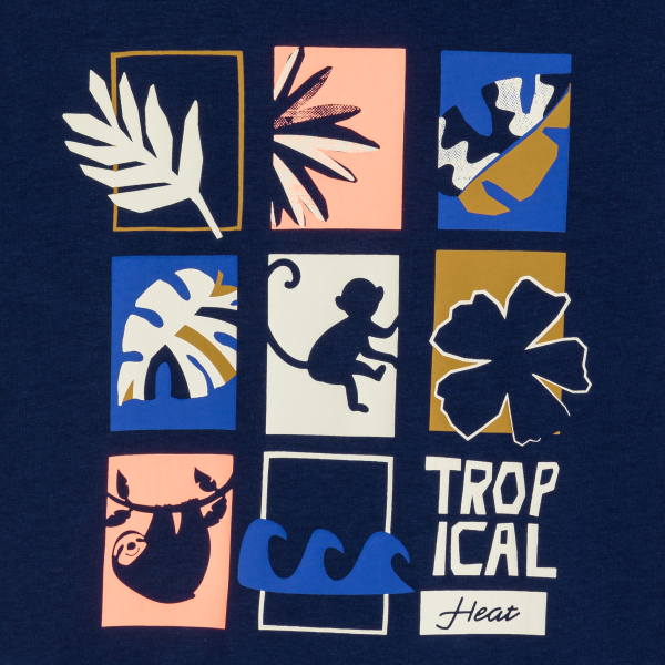 تيشيرت بأكمام قصيرة للأولاد، وعليه نقش أزرق داكن تيشيرت بأكمام قصيرة للأولاد، وعليه نقش أزرق داكن