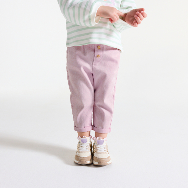 بنطال بخصر عالٍ، باللون البنفسجي للفتيات الصغيرات بنطال بخصر عالٍ، باللون البنفسجي للفتيات الصغيرات