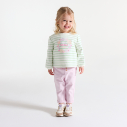 سترة مخططة من الصوف الناعم منمقة برسوم، باللون الأخضر للفتيات الصغيرات