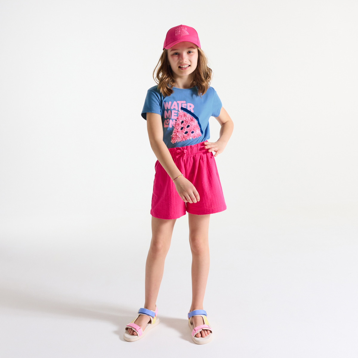 تيشيرت بأكمام قصيرة مزين برسوم للبطيخ الأحمر، باللون الأزرق للفتيات تيشيرت بأكمام قصيرة مزين برسوم للبطيخ الأحمر، باللون الأزرق للفتيات