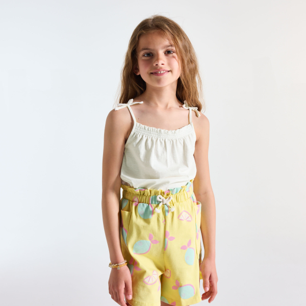 قميص داخلي سادة بحمالات رفيعة أبيض اللون للفتيات قميص داخلي سادة بحمالات رفيعة أبيض اللون للفتيات