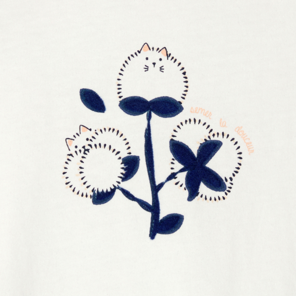 بلوزة زهرية، بيضاء اللون مرسوم عليها قطة، للطفلة الصغيرة بلوزة زهرية، بيضاء اللون مرسوم عليها قطة، للطفلة الصغيرة