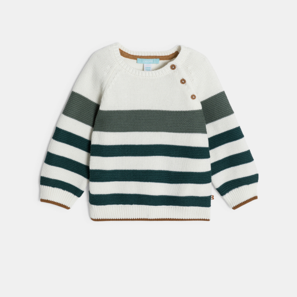 كنزة مُخططة منسوجة بالتريكو، باللون الأخضر للصبيان الصغار. كنزة مُخططة منسوجة بالتريكو، باللون الأخضر للصبيان الصغار.