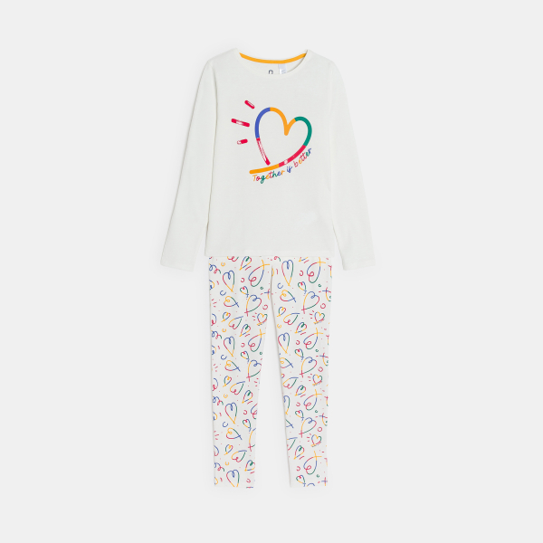 بيجاما مرسوم عليها قلب من الجيرسيه قطعتين، بيضاء اللون للفتيات بيجاما مرسوم عليها قلب من الجيرسيه قطعتين، بيضاء اللون للفتيات
