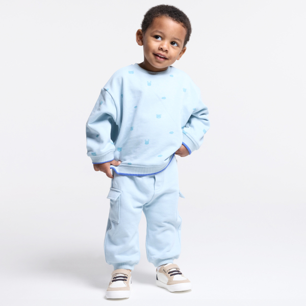 بلوفر قماش، اللون بيج، عليه رسوم حيوانات، للصبي الصغير  بلوفر قماش، اللون بيج، عليه رسوم حيوانات، للصبي الصغير