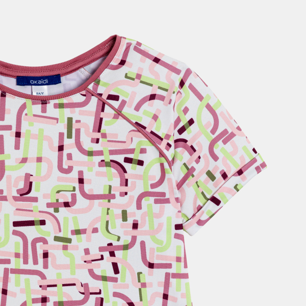 تي شيرت للفتيات تُزينه رسومات ملونة تي شيرت للفتيات تُزينه رسومات ملونة