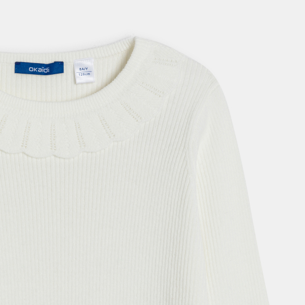 كنزة باللون الأبيض للفتيات كنزة باللون الأبيض للفتيات