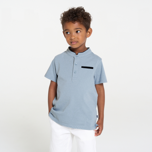 قميص بولو أزرق فاتح بأكمام قصيرة للأولاد قميص بولو أزرق فاتح بأكمام قصيرة للأولاد