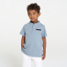 قميص بولو أزرق فاتح بأكمام قصيرة للأولاد قميص بولو أزرق فاتح بأكمام قصيرة للأولاد