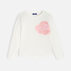 تيشيرت أبيض بأكمام طويلة عليه رسالة للفتيات