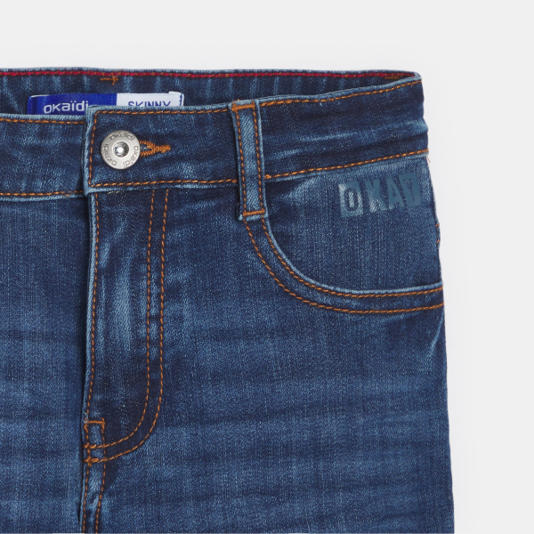 بنطلون جينز ضيق أزرق اللون للأولاد بنطلون جينز ضيق أزرق اللون للأولاد