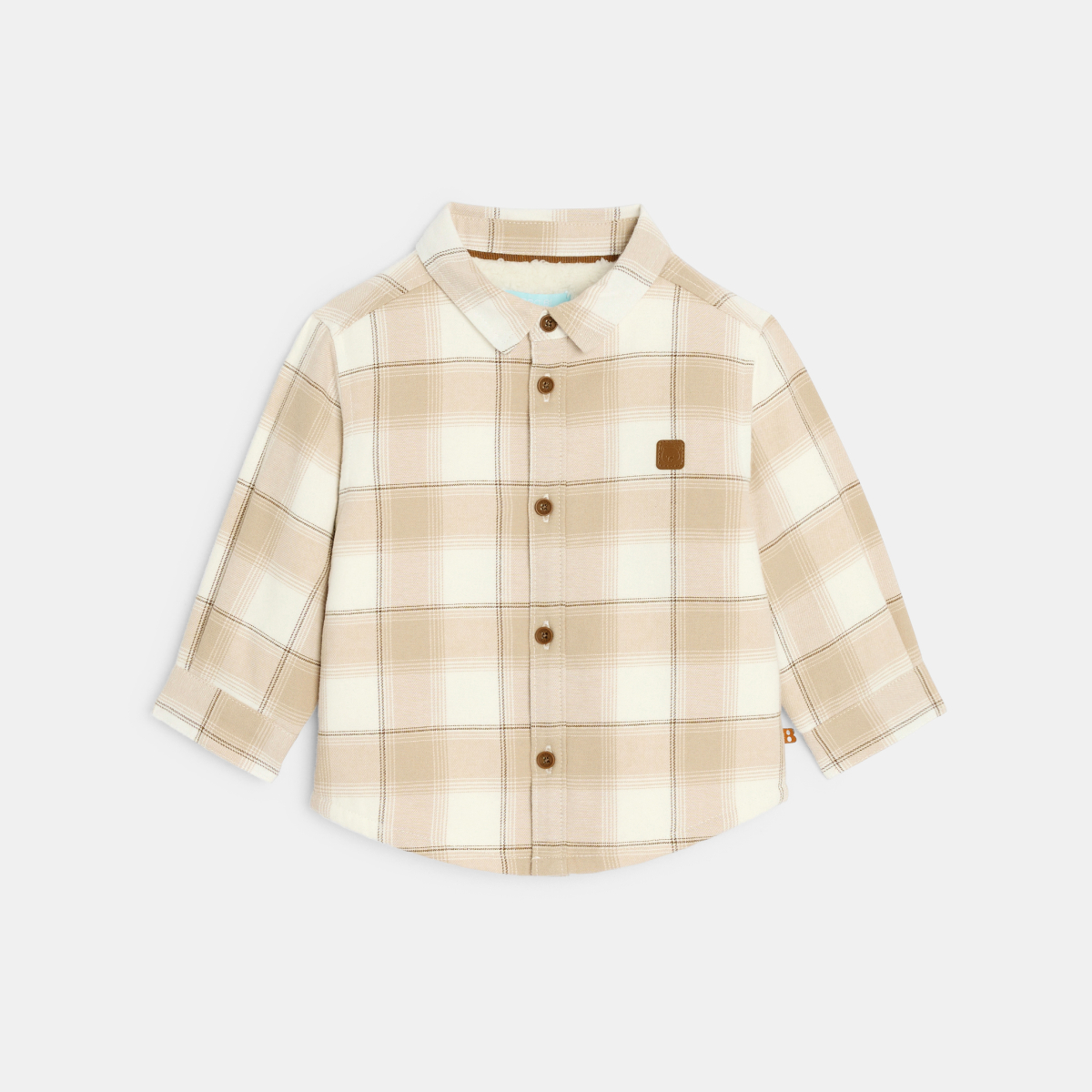 قميص فوقي مبطن بقماش الشيربا ومنمق بمربعات باللون البيج للأولاد الصغار قميص فوقي مبطن بقماش الشيربا ومنمق بمربعات باللون البيج للأولاد الصغار